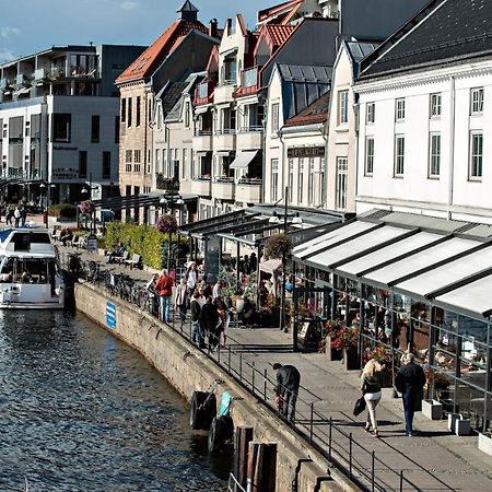 Moderne Leilighet Midt I Sentrum Av Fredrikstad Kültér fotó