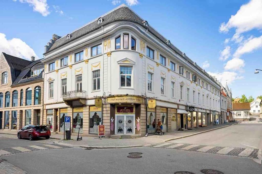 Moderne Leilighet Midt I Sentrum Av Fredrikstad Kültér fotó